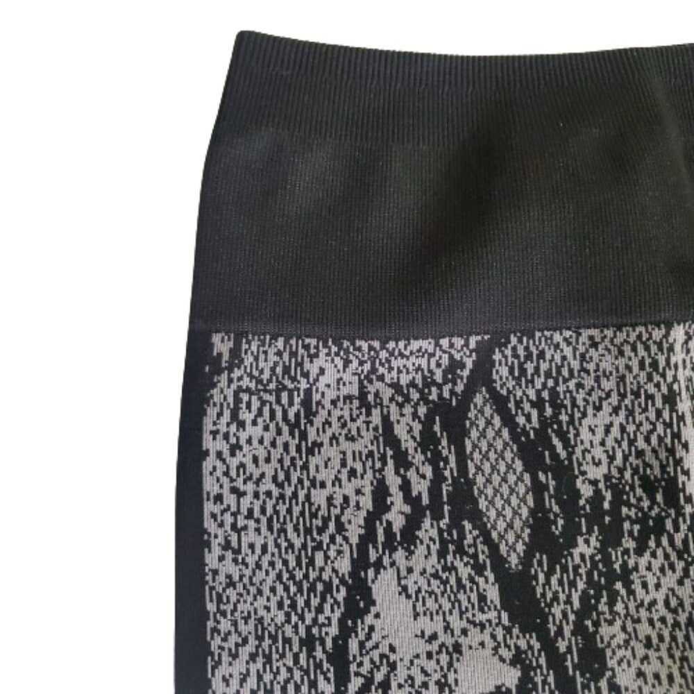 Fabletics High-Waisted Seamless Snakeskin Grey & … - image 4